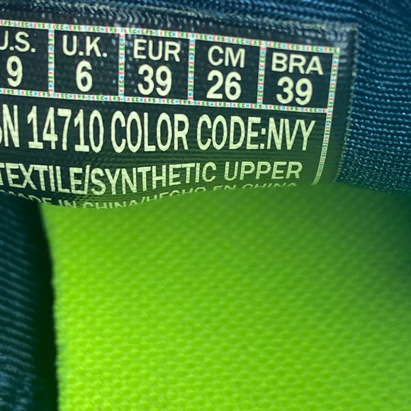 Skechers GoGa  Max slip ons - Picture 9 of 10